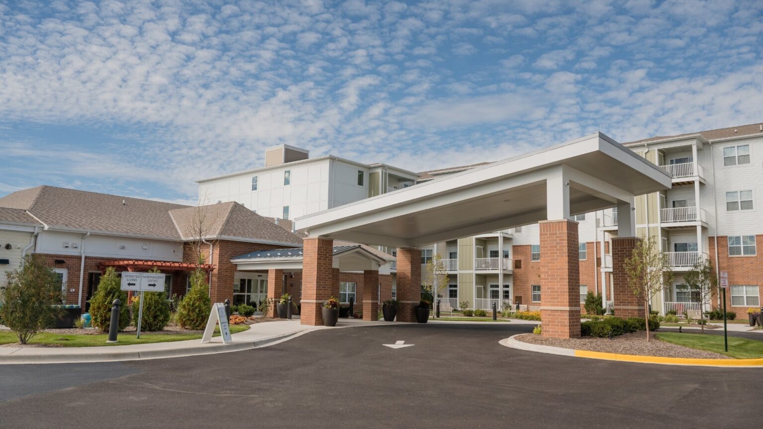 2000x1124_0003_Melody_Living