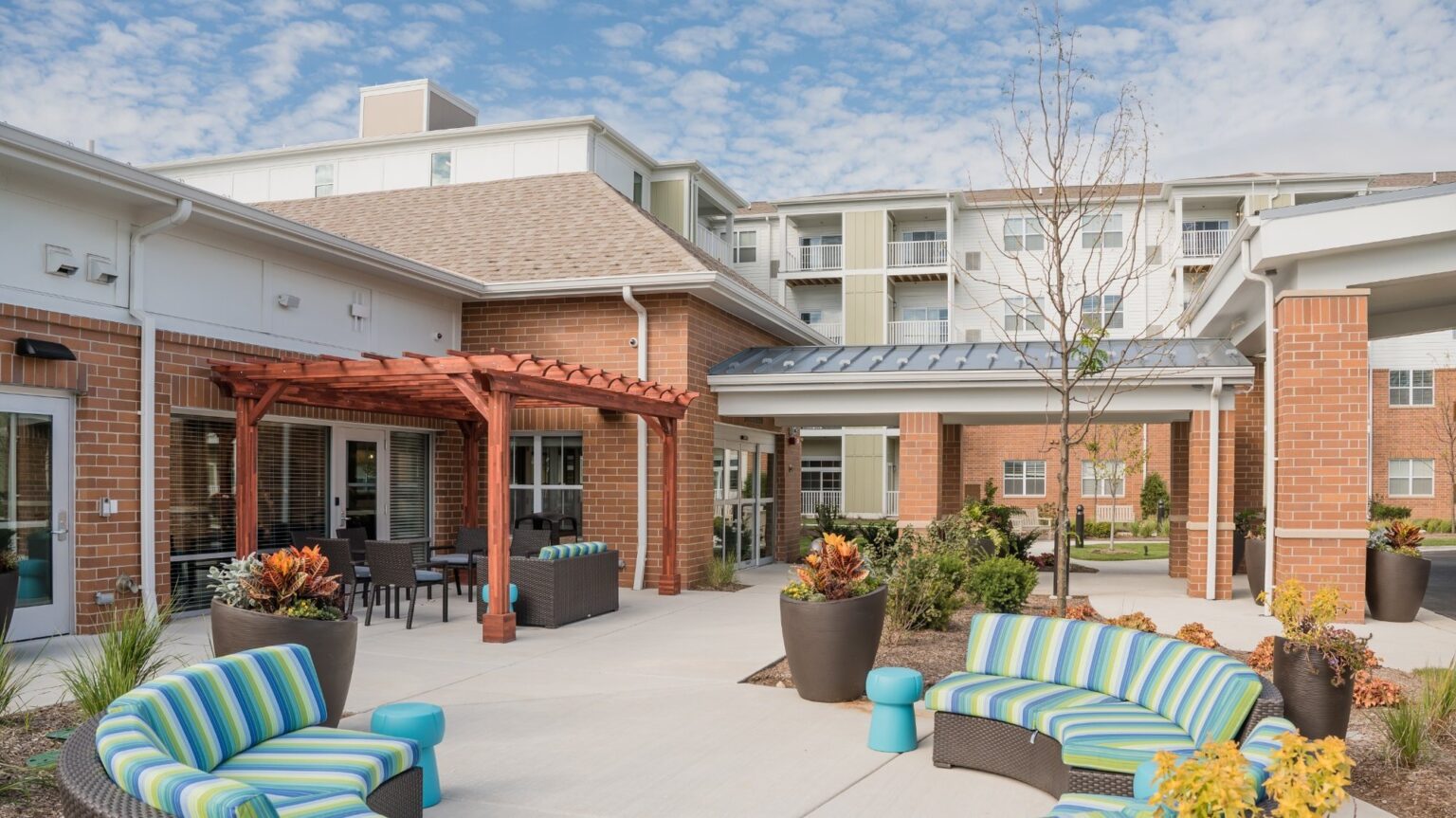 2000x1124_0007_Melody_Living